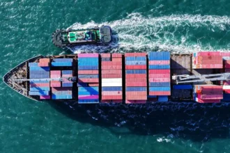 Landmark deal agreed on global shipping