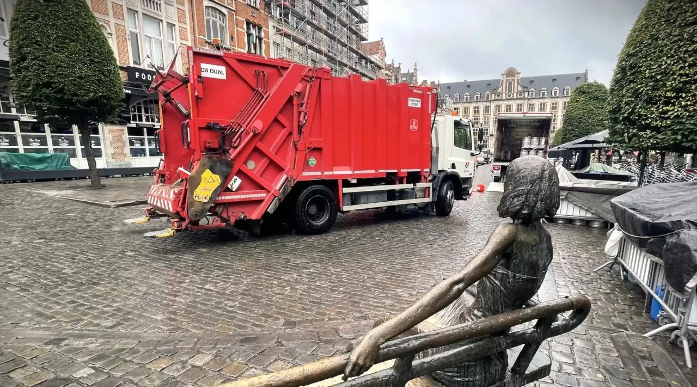 Leuven boosts garbage pickups to tackle restaurant pests and promote cleanline
