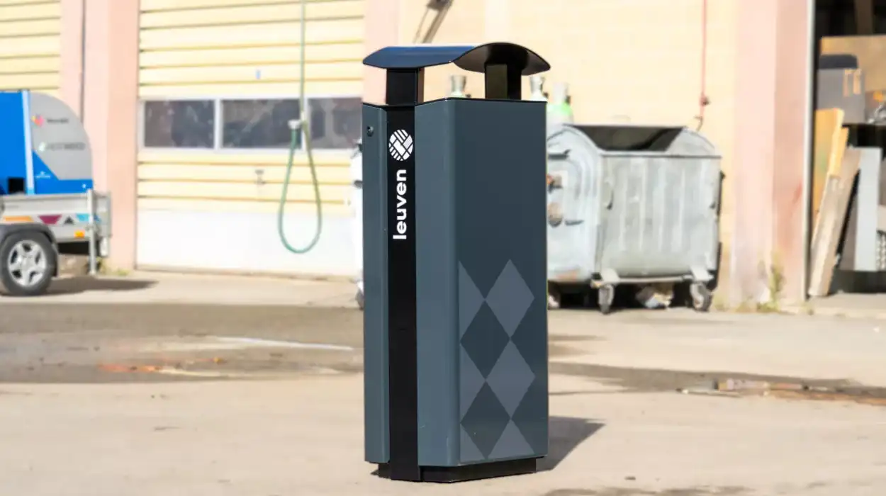 Leuven's Alderman Van announces 1,200 new bins by New Year due to overflow