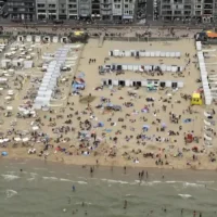Lifeguards rescue German tourists from rough waters in Knokke-Heist