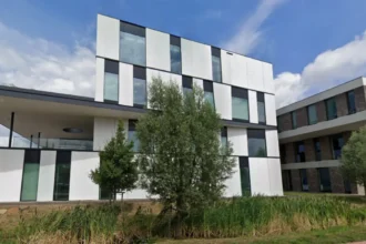 Limburg.net launches 1st electric garbage truck in Genk