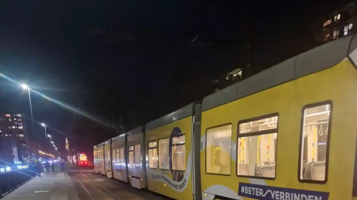 Linkeroever 1 hurt, 1 arrested in Antwerp tram brawl