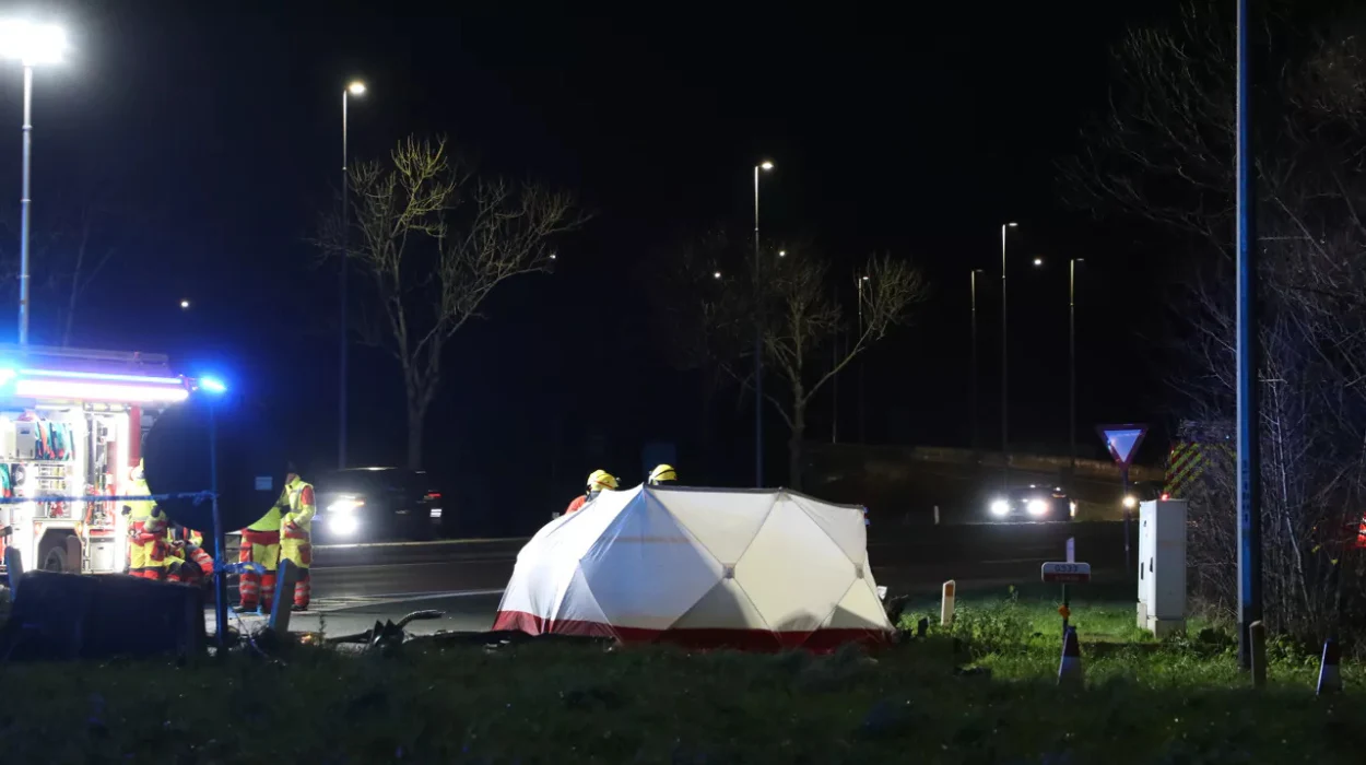 Lokeren accident Driver dies after speeding crash; Investigation underway