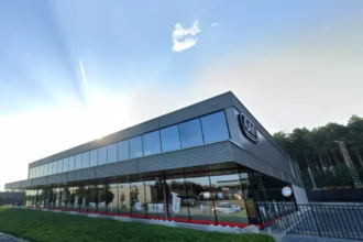 Lummen music store hit by masked men stealing 50 trumpets