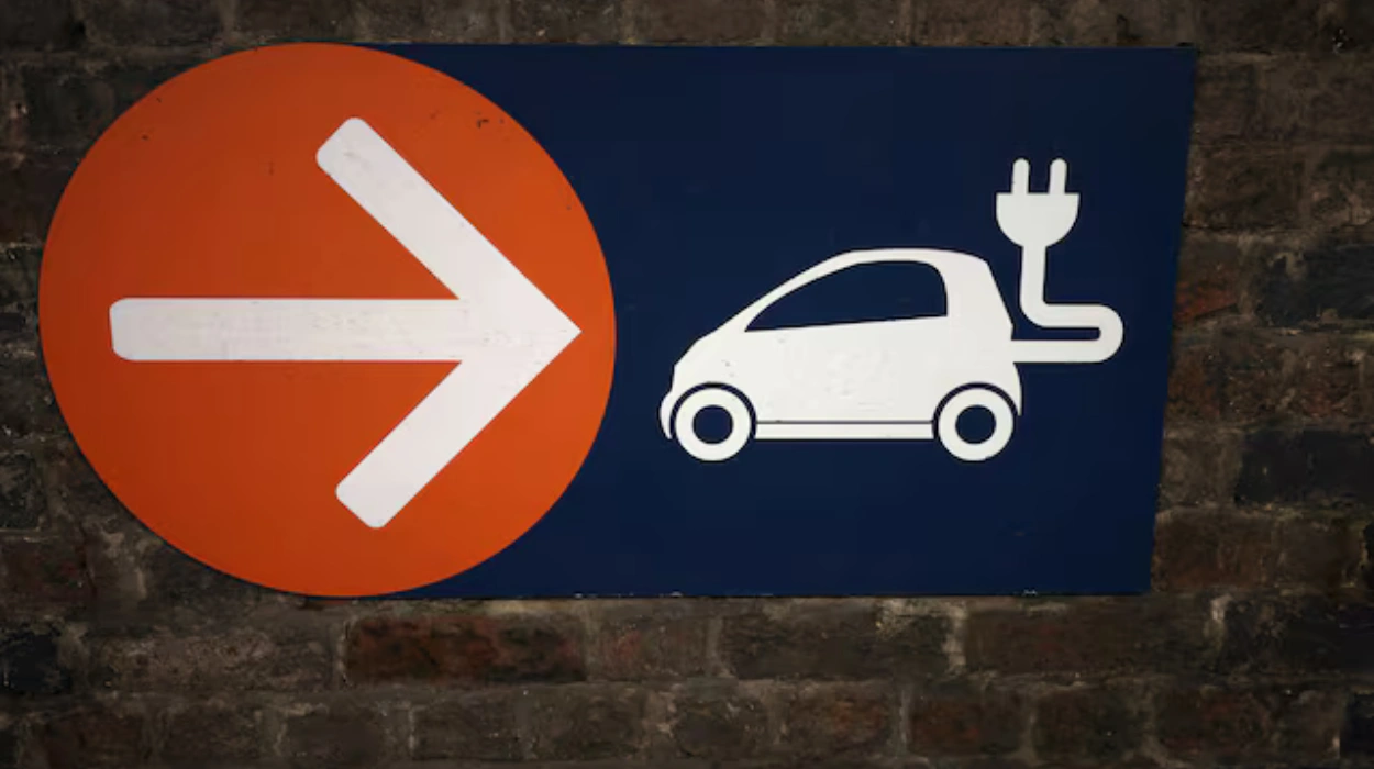 MEPs criticize Minister Urso's stance on electric vehicles