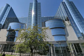 MEPs unhappy with housing report