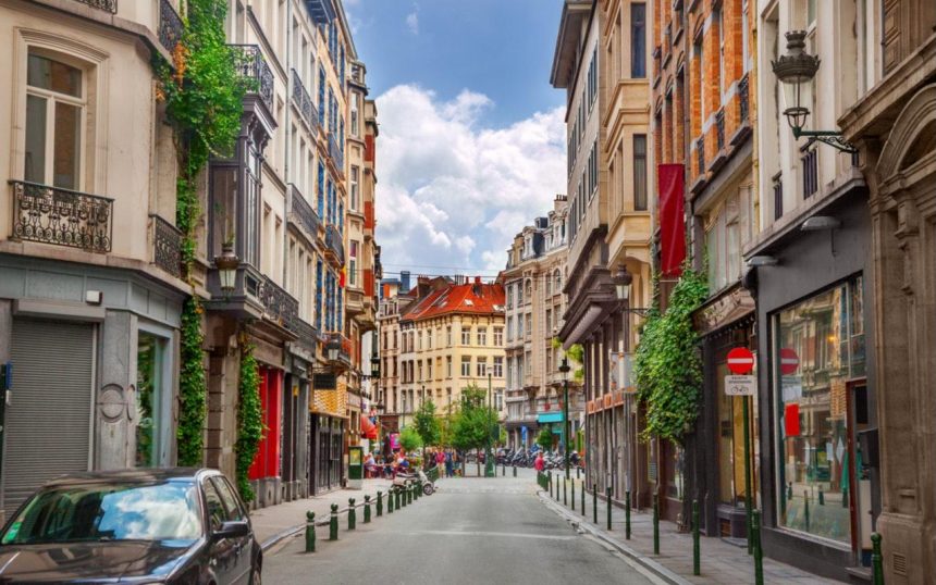 Saint-Gilles murder investigation in Brussels following the arrest of a suspect in a mother's killing.