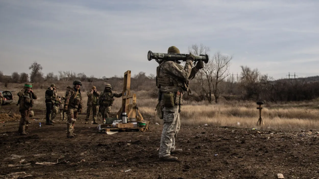 Macron hosts EU Military Chiefs to discuss Ukraine security