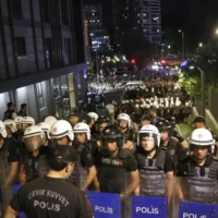 Masked teenager kills two Turkish police officers in Izmir