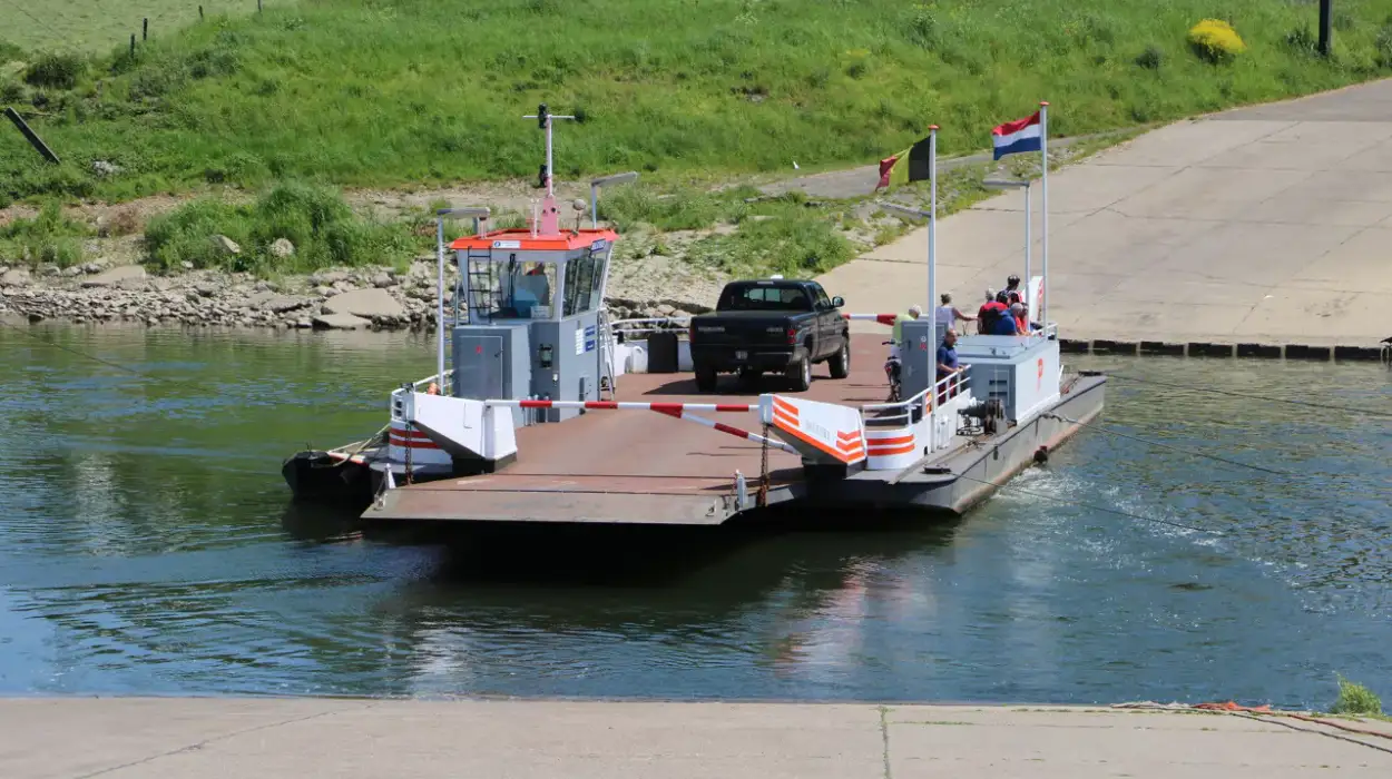 Meeswijk car ferry closed until Friday for ramp repairs