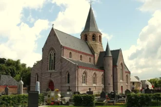 Merelbeke-Melle cleanup begins after fire destroys 2 warehouses