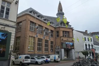 Michel Verhoeven addresses shelter concerns in Hasselt's Courthouse