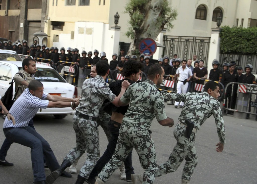 US embassy in Riyadh hit Saudi security forces response