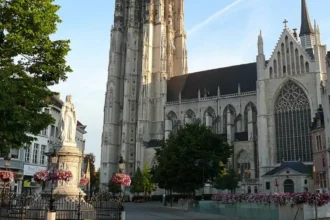 Missing father, 33, and daughter, 5, found dead in canal