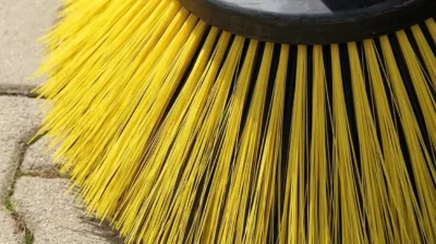 Molenbeek cleaners strike for better conditions amid waste crisis