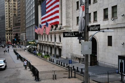 US stock futures rise as investors await the key jobs report