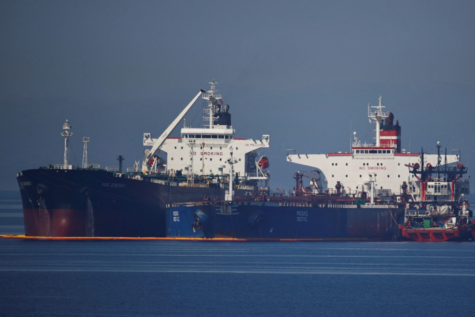 Oil refinery in Tehran during Iran US energy talks 2026