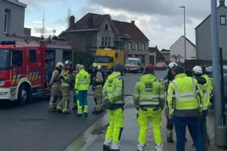 Nederename 12 homes evacuated inside 50m after gas leak