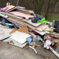 Nick Daems reports fly-tipping on Noorderlaan, Antwerp
