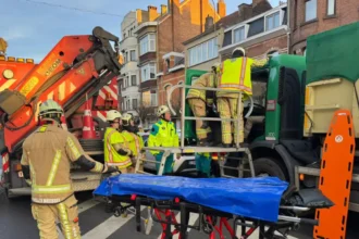 Nine injured in pile-up accident of De Lijn bus in Laken