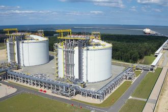 Europe gas prices rise amid LNG supply risks and lower EU gas storage levels