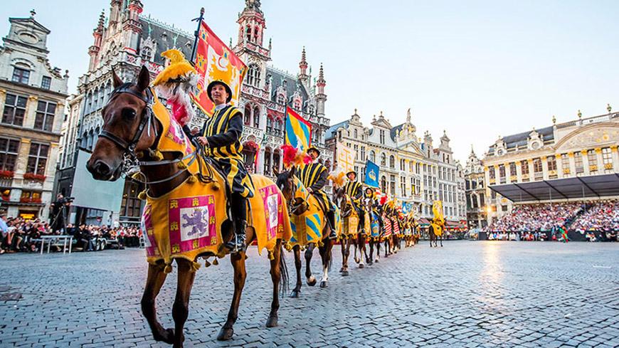 Horse safety incident involving mounted police horses participating in a ceremonial event in Rome