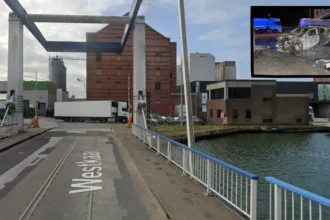 Occupants escape burning car after crash in Merksem