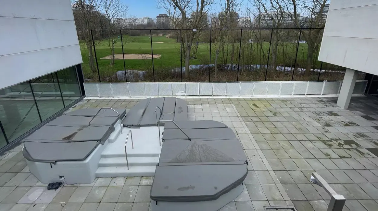 Ostend's Brigitte Becue pool reopens after 3.5 years; Farys, city collaborate