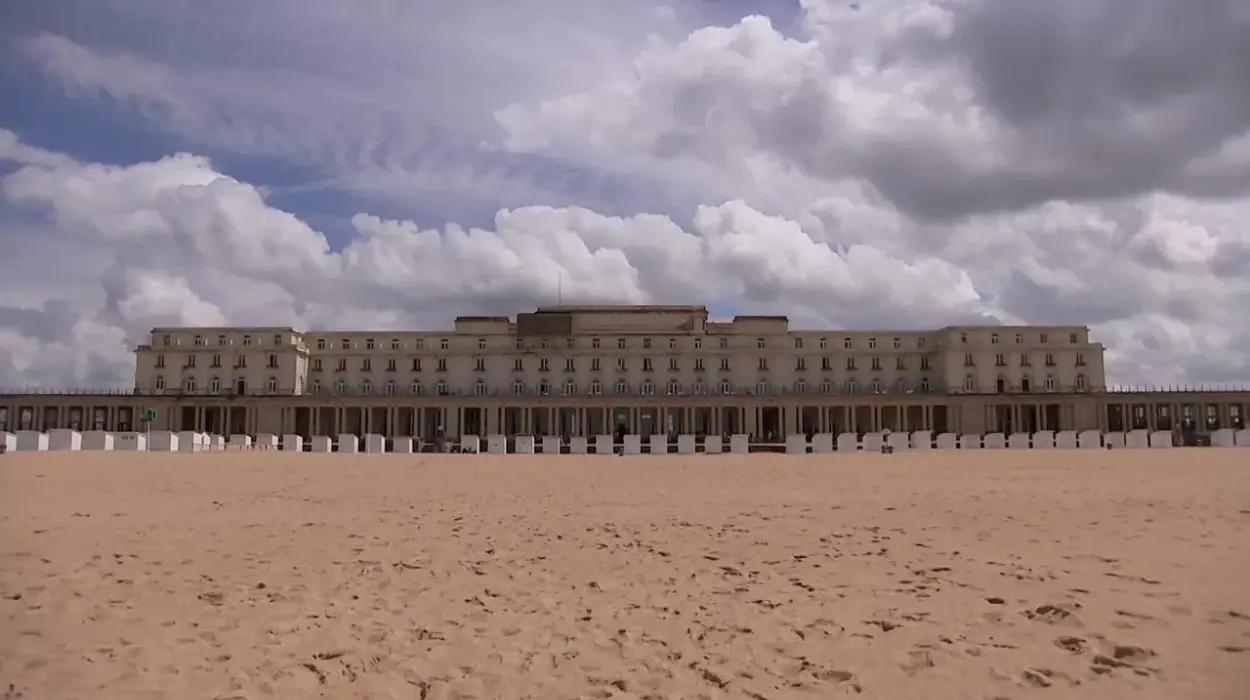Ostend's Thermae palace Council pauses renovation amid conflicts