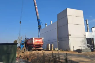 Overijse residents angry over concrete dental lab in neighbor