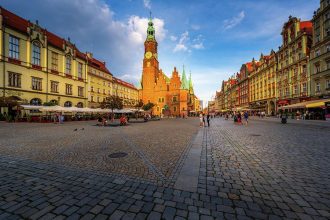 Ukrainian and Polish flags displayed in Warsaw following Wroclaw attack