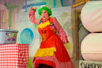 Panto sums up what it is best about British - Oh yes it does
