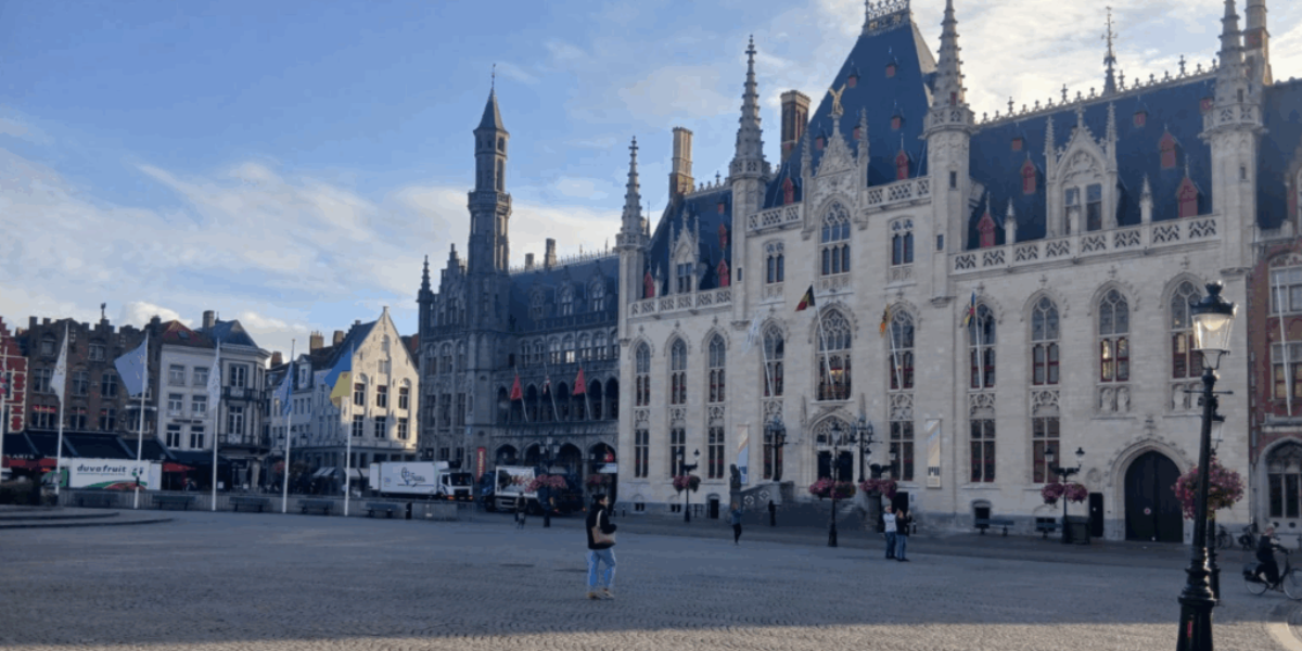 Passenger Dies After Drunk Driver Crashes Car Into Trees in Bruges