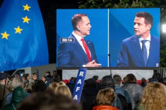 Poland votes in pivotal run-off shaping EU ties