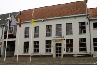 Police find cocaine lab in Jabbeke with 60 kilos, 10 held