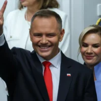 Polish new President Nawrocki vows to defend sovereignty, oppose euro