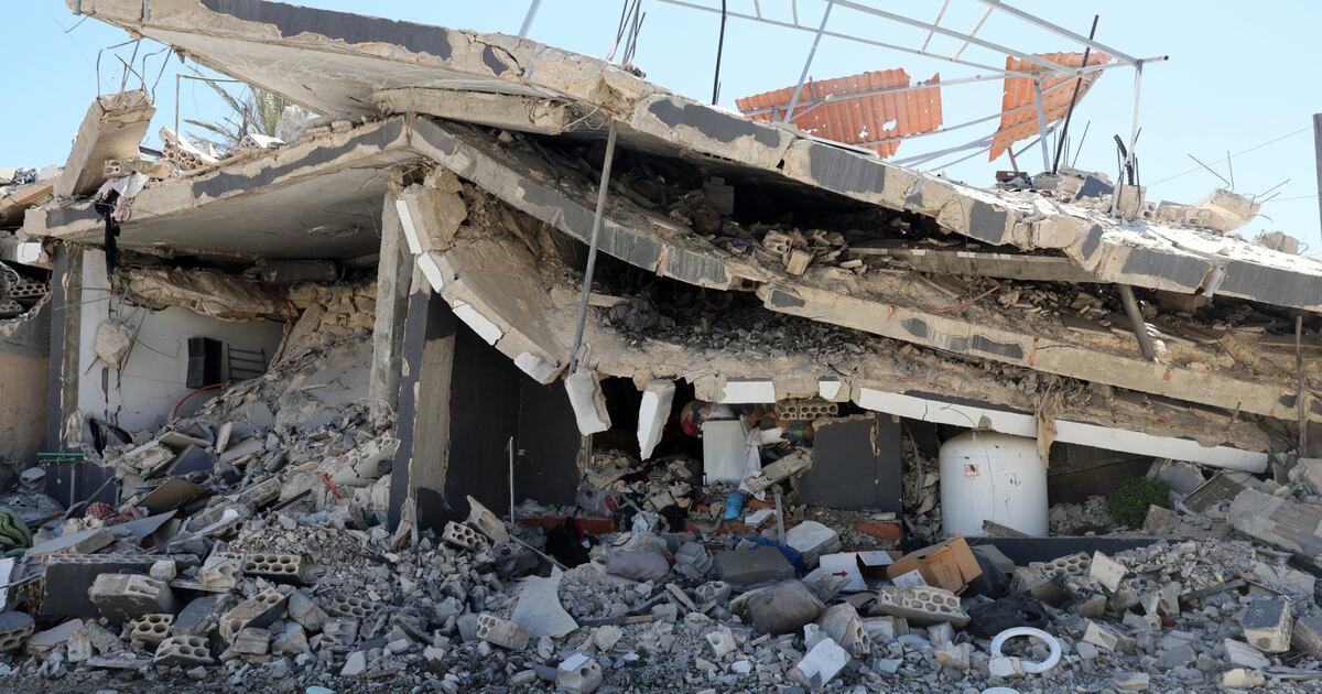 Pakistan school roof collapse illustrated by damaged concrete and structural debris.