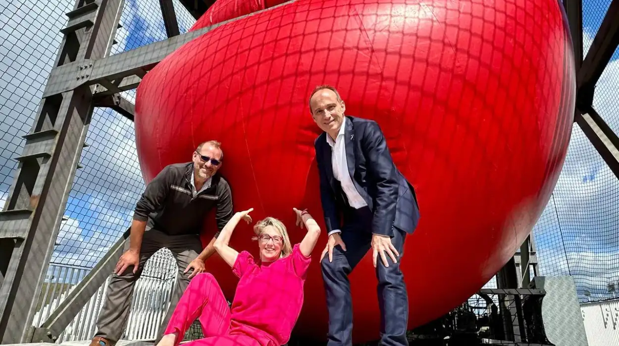 RedBall installation arrives in Genk for five-day exhibit