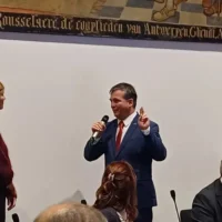 Roeselare swears in 39 councillors Mavor Kris Declercq and Rania Fahi take oath