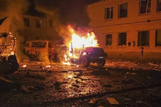 Russia, Ukraine continue aerial attacks amid ceasefire talks