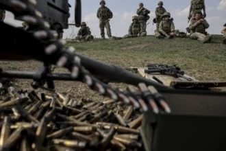 Russia prepares new offensive to pressure Ukraine in talks