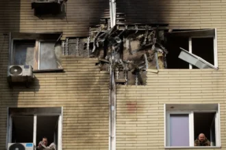 Russian drone strikes on Kyiv kill 3, injure 10