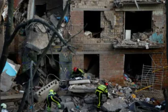 Russian strikes on Kyiv kill 7, Ukraine says