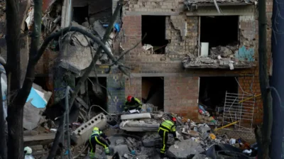 Russian overnight airstrike kills 7, targets Kyiv metro entrance