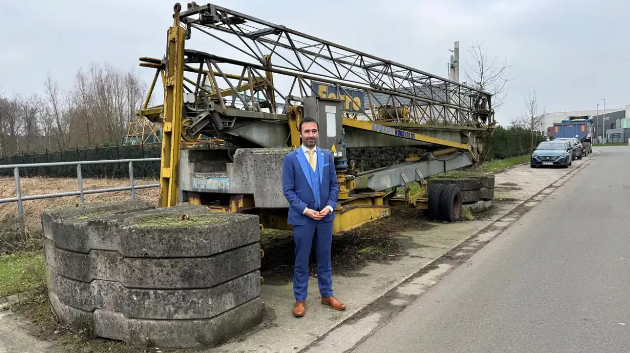 Sint-Gillis-Waas registers 20-years-old crane as lost object
