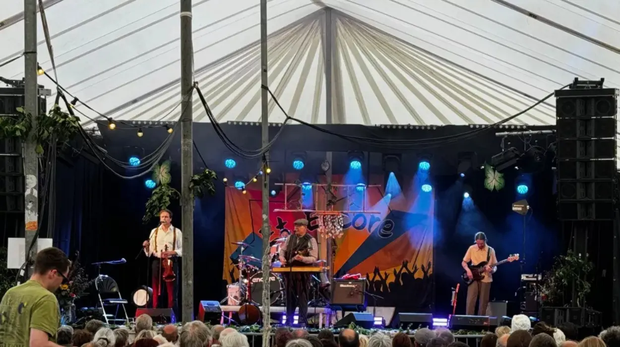 Smoke-free Gooikoorts debuts Sam Bettens Kadril 50th anniversary