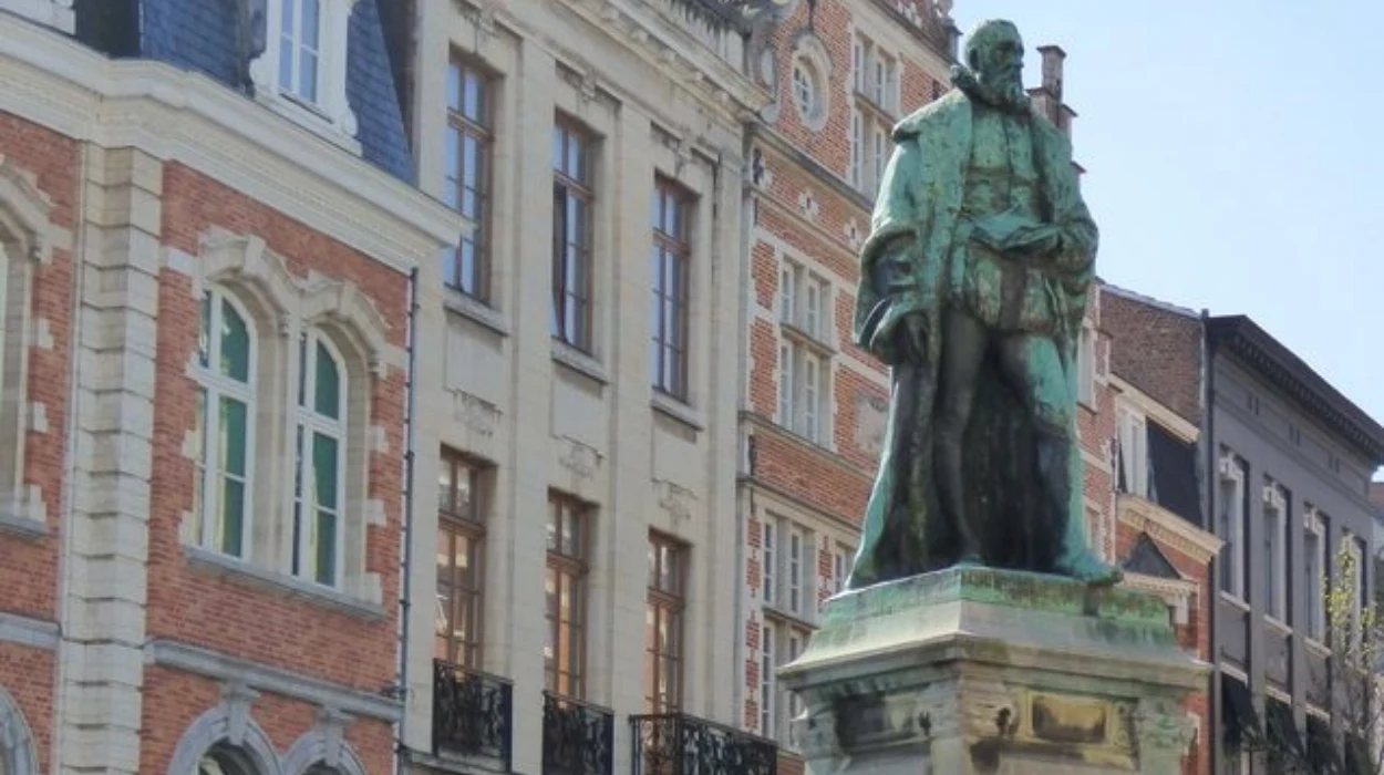 Statue Location and Historical Significance