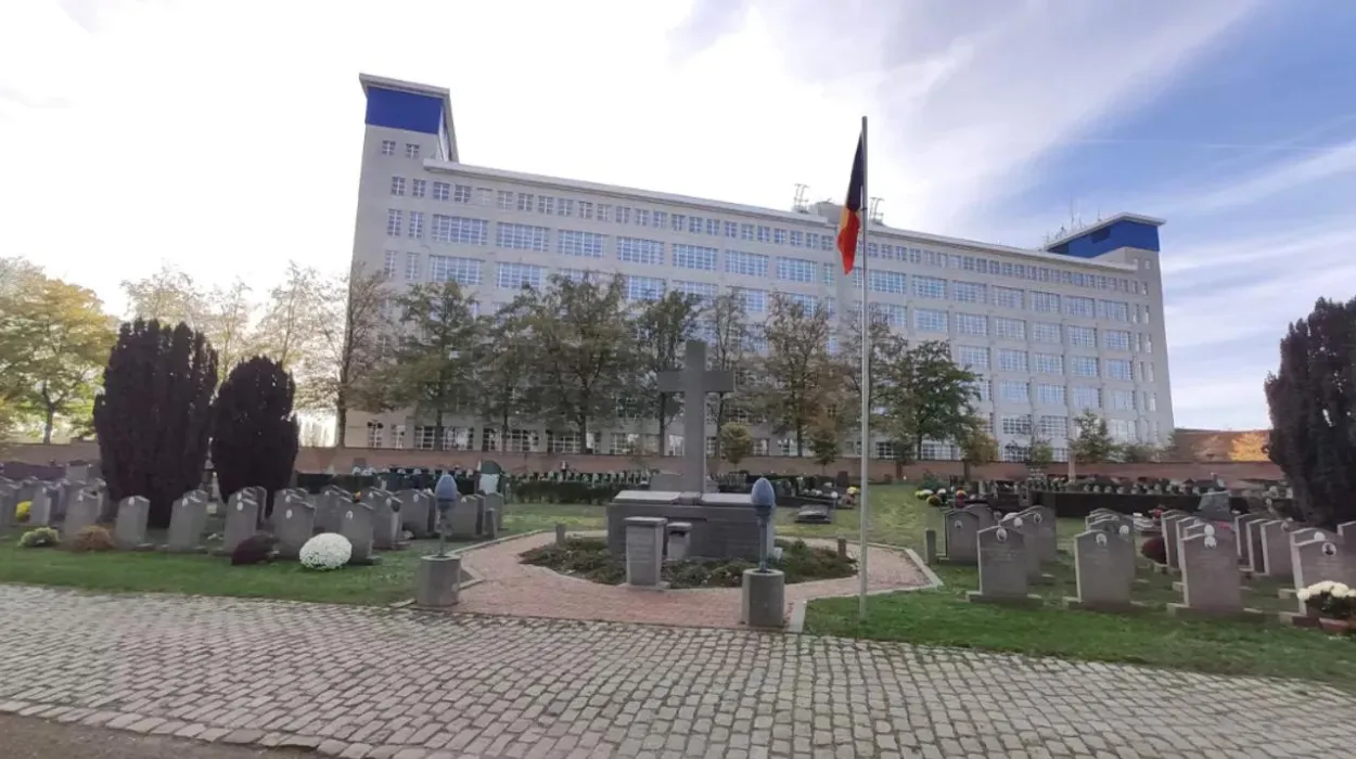 Statue stolen from grave in Leuven during ongoing cemetery thefts