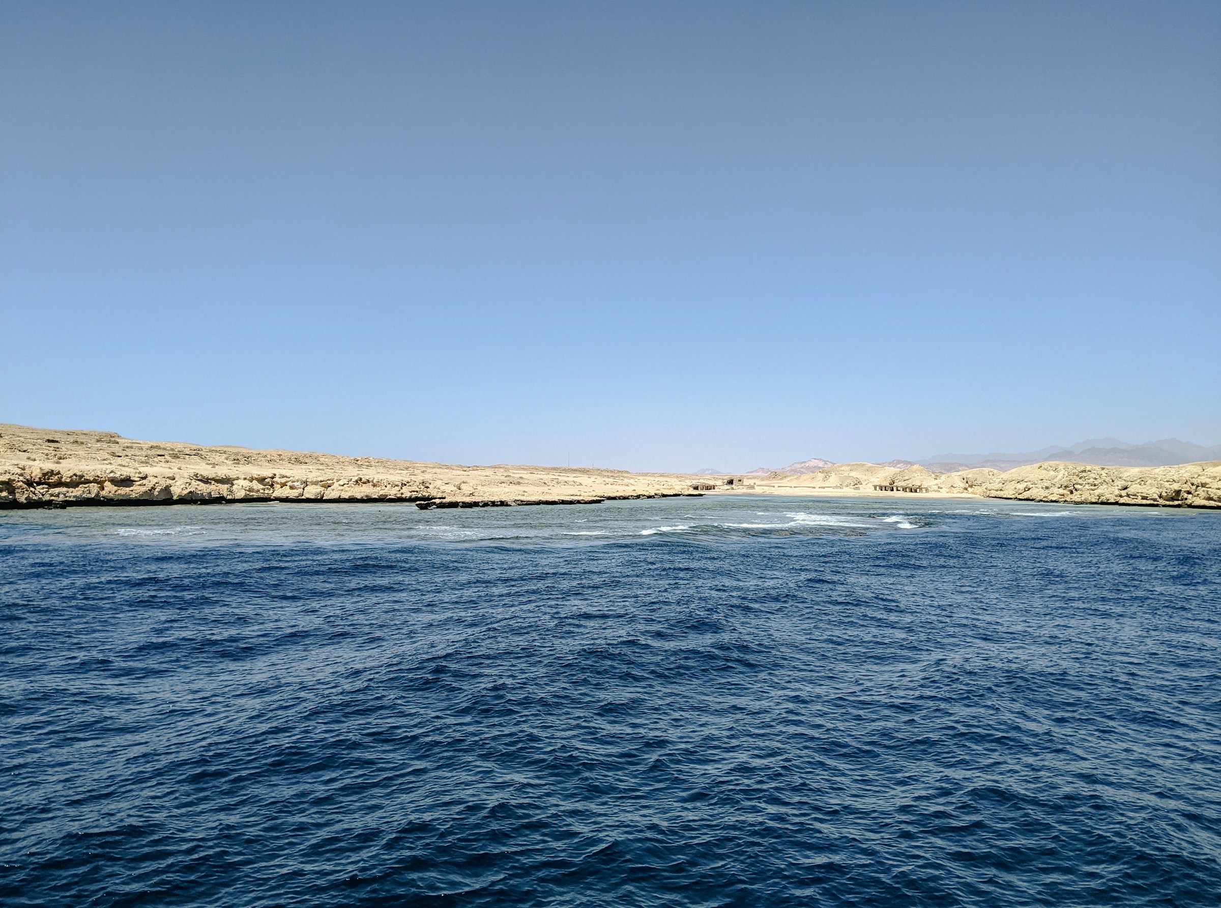 Iran enforces Strait of Hormuz vessel limit