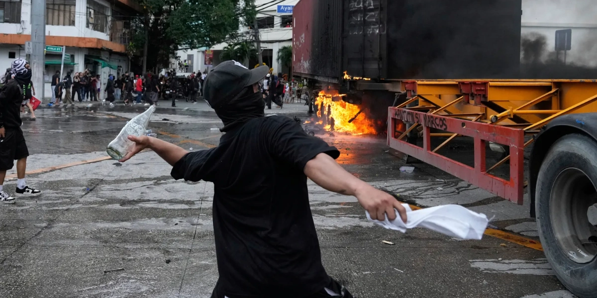 Tanzania Police Clash with Protesters Amid Unrest After Chaotic Electi (1)